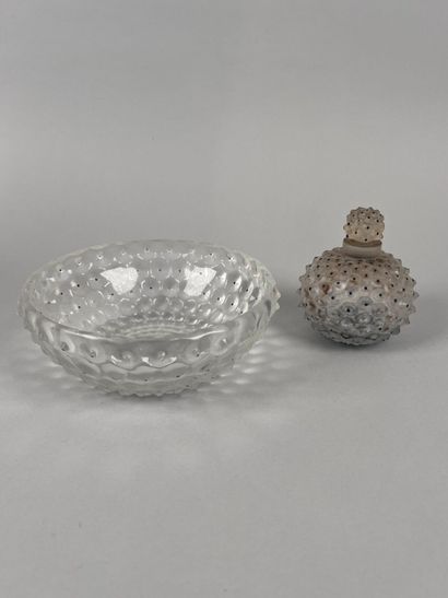 LALIQUE France
Set including : 
- A covered...
