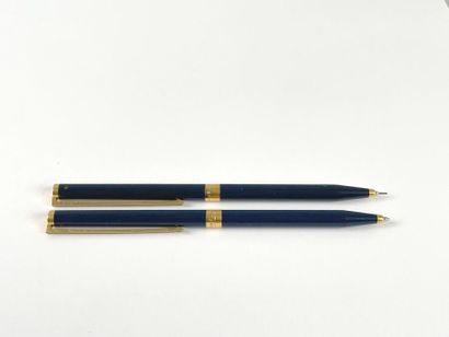 S.T. DUPONT Paris.
Set comprising a Chinese...