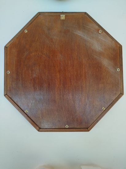 M. LARY.
Miroir octogonal.
Bois et métal...