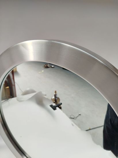 MARKARYD éditeur.
Miroir circulaire en acier...
