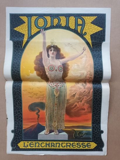 IONIA l'enchantresse fond jaune.
Affiche...