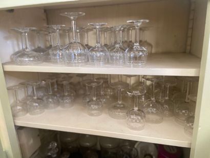 Partie de service de verres.
(Usures et petits...