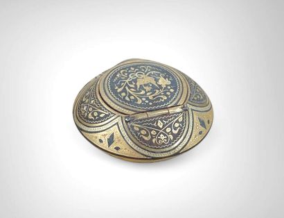 Lot de petits objets en bronze comprenant...