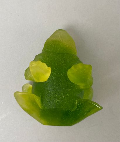 DAUM FRANCE.
Grenouille en pâte de verre,...