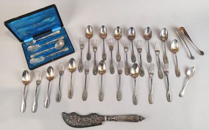 Partie de ménagère en argent et argent fourré...
