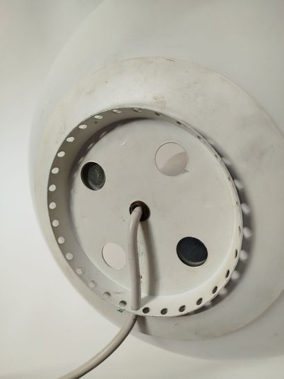 Dans le goût de Ben SWILDENS (né en 1938).
Lampe...