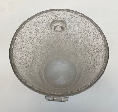 Seau à champagne en verre bullé à deux anses...