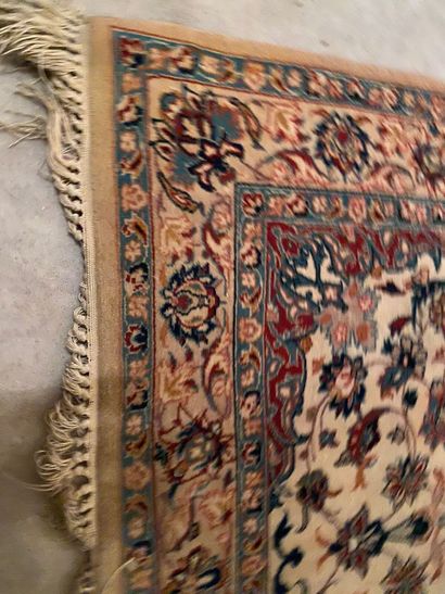 Tapis Ispahan (chaîne en soie, trame en coton...