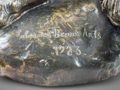 Thomas CARTIER (1879-1936).
Loup blessé.
Bronze...