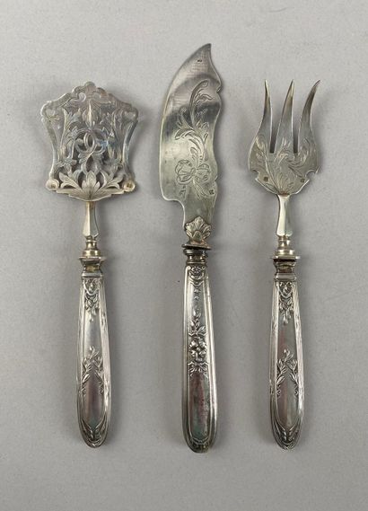 Lot en argent, métal et verre comprenant...