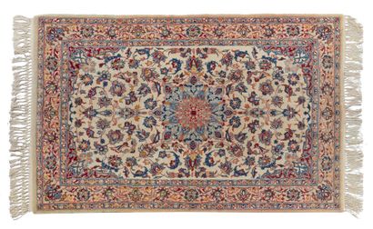 Tapis Ispahan (chaîne en soie, trame en coton...