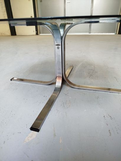 Table basse à piètement quadripode en métal...