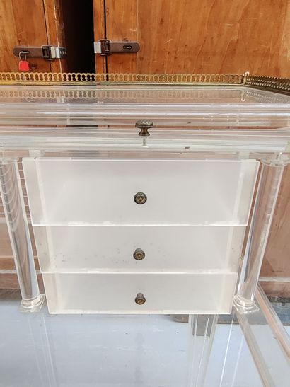 COMATEC.
Bureau à cylindre en plexiglas,...