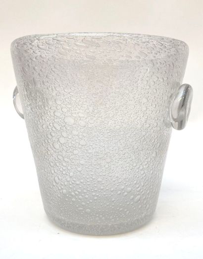 Seau à champagne en verre bullé à deux anses...