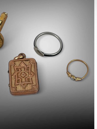 Lot en or 18k (750 millièmes) comprenant...
