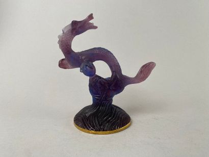 DAUM FRANCE.
Dragon sur piédouche en pâte...