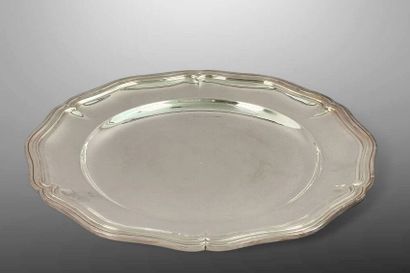 CHRISTOFLE.
Plat circulaire en métal argenté,...