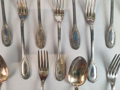 Partie de ménagère en argent et argent fourré...