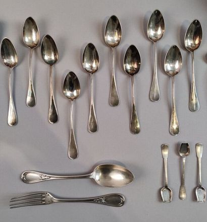 Partie de ménagère en argent et argent fourré...