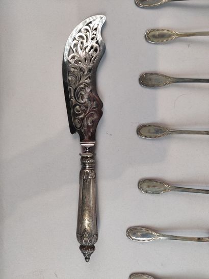 Partie de ménagère en argent et argent fourré...