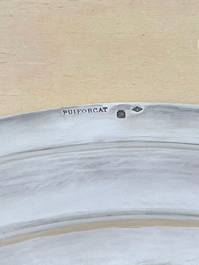 PUIFORCAT.
Plat circulaire en argent, modèle...