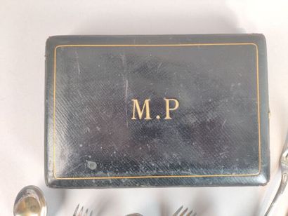 Partie de ménagère en argent et argent fourré...