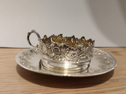 Monture de tasse à thé et sa sous-tasse en...
