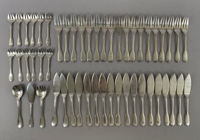 Lot de couverts en argent comprenant : 
-...