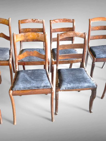 Réunion de onze chaises en acajou, le dossier...