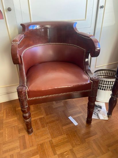 Fauteuil de bureau en bois teinté, le dossier...