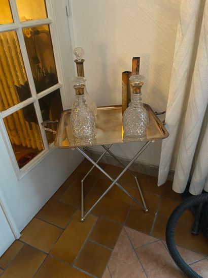 Table d'appoint en métal argenté comprenant...