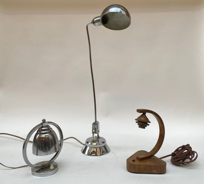 Lampe de bureau en acier chromé, globe pivotant.
(Usures,...
