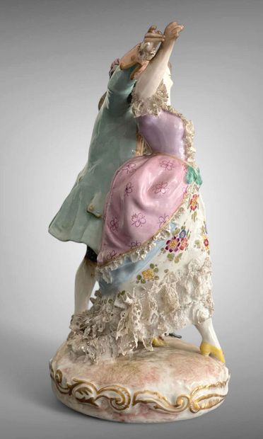 MEISSEN (dans le goût de).
Groupe en porcelaine...