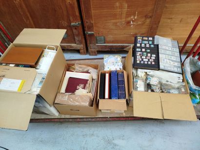 Fort lot de timbres.