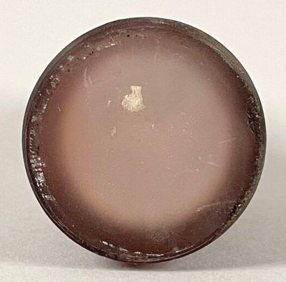 TRAVAIL FRANÇAIS.
Petit vase conique en verre...