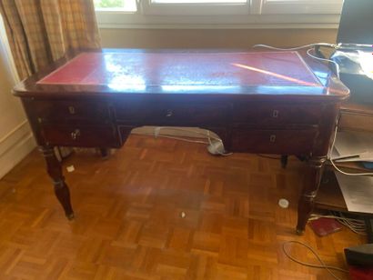 Bureau en acajou et placage d'acajou ouvrant...