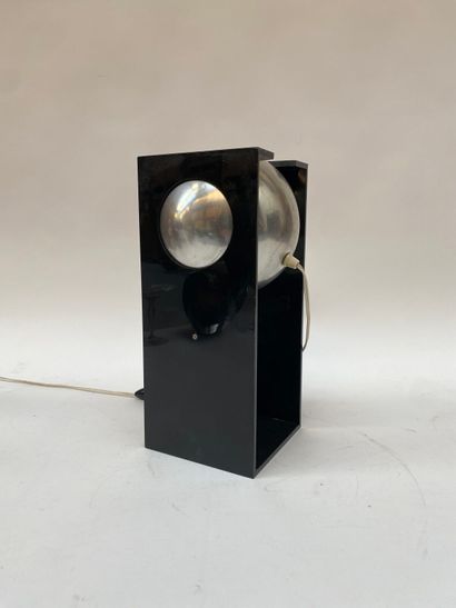 Lampe de bureau en plexiglas noir et globe...