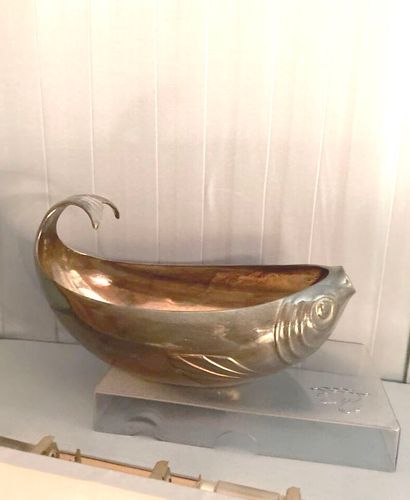 GALLIA.
Saucière en métal argenté en forme...