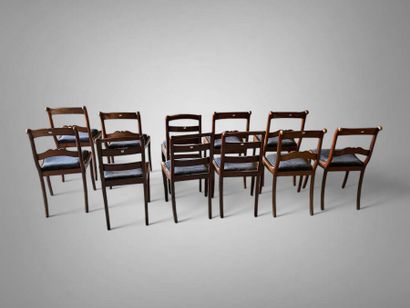 Réunion de onze chaises en acajou, le dossier...