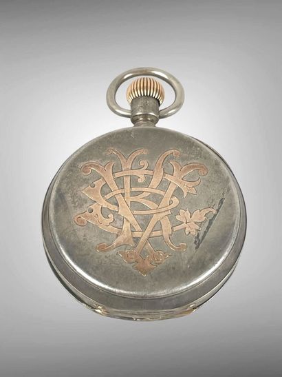 Montre de poche en argent 800 millièmes ornée...