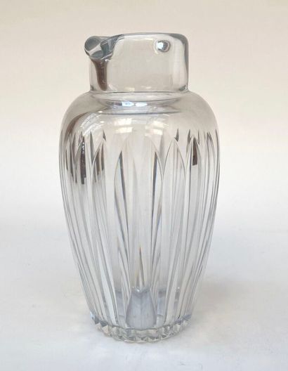 BACCARAT. 
Carafe en cristal taillé à deux...
