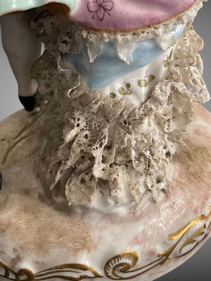 MEISSEN (dans le goût de).
Groupe en porcelaine...