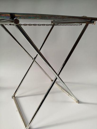 Table d'appoint en métal argenté comprenant...