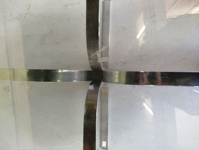 Table basse à piètement quadripode en métal...