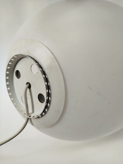 Dans le goût de Ben SWILDENS (né en 1938).
Lampe...