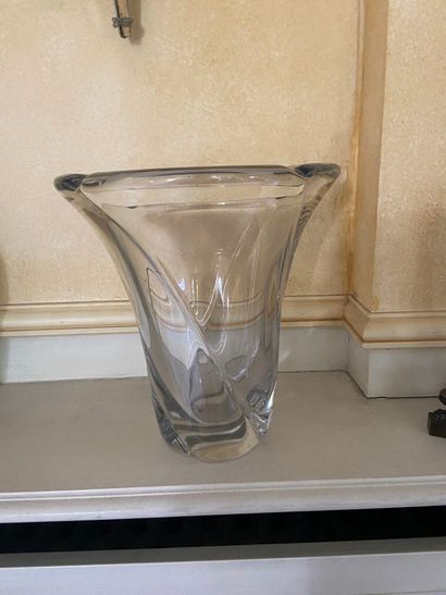DAUM, CROIX DE LORRAINE. France.
Vase en...