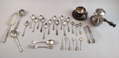 Partie de ménagère en argent et argent fourré...