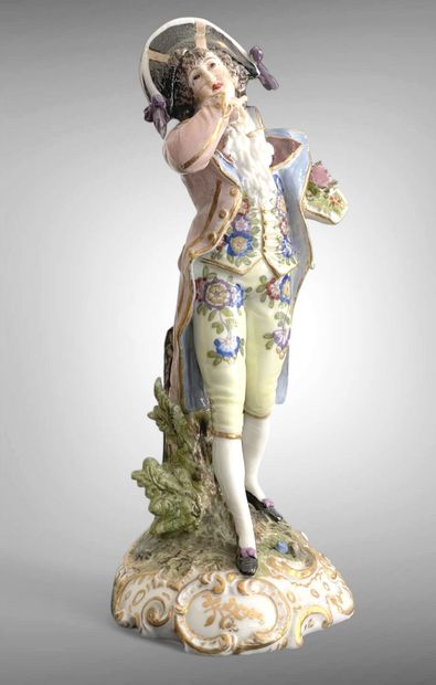 Lot comprenant deux sujets en porcelaine...