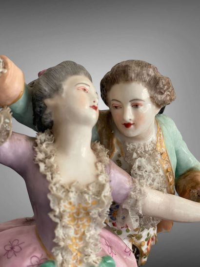 MEISSEN (dans le goût de).
Groupe en porcelaine...