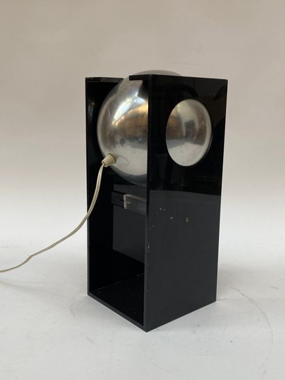 Lampe de bureau en plexiglas noir et globe...